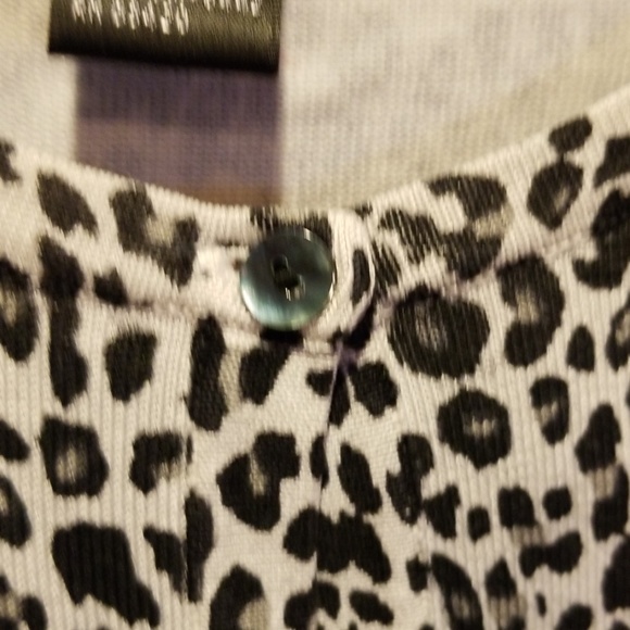 Silk by August Silk M Leopard  Sweater B75 - Picture 2 of 6